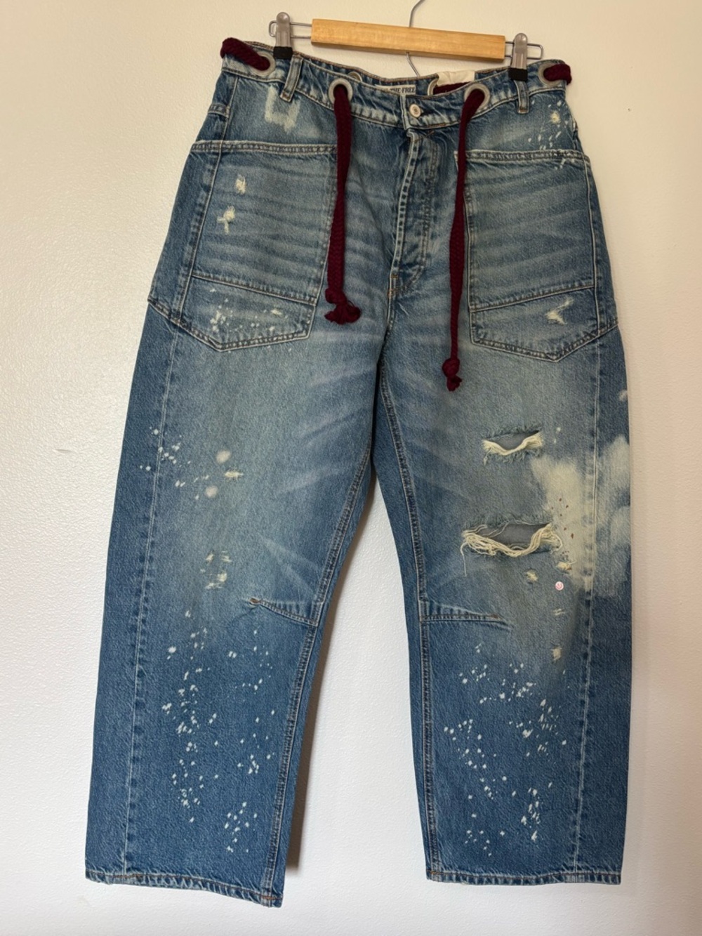 We The Free Moxie Distressed Paint Splatter Jeans NWT Burgundy Belt - Picture 2 of 6